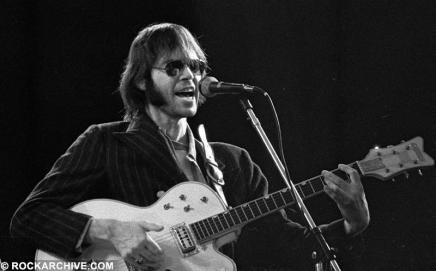 neil-young-news-01.jpg
